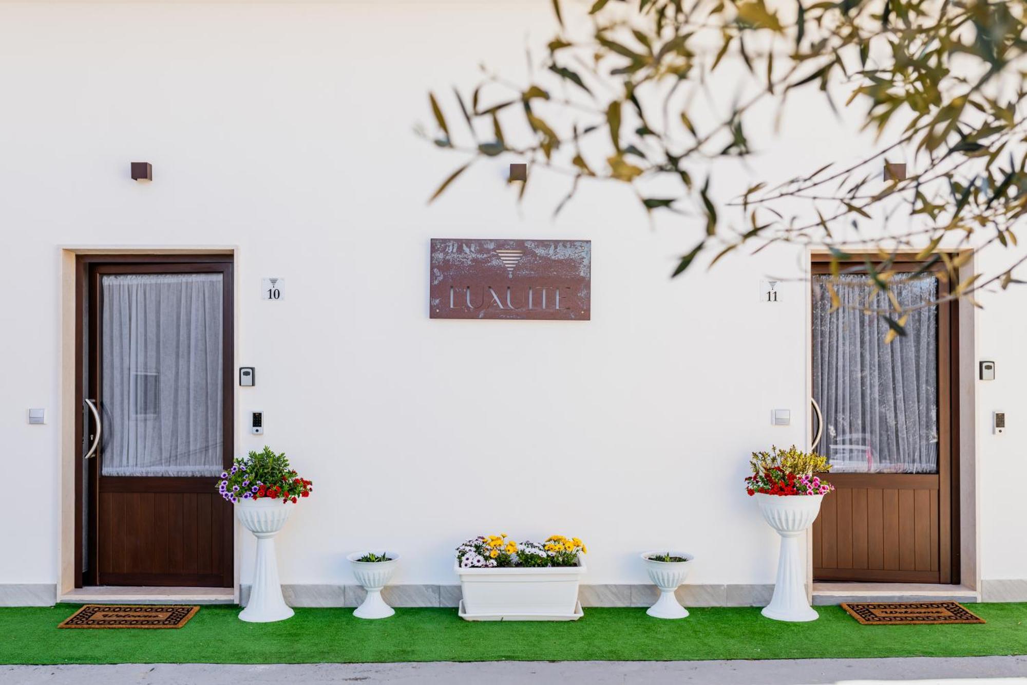 Luxuite Spa Con Piscina E Jacuzzi Alberobello Eksteriør billede