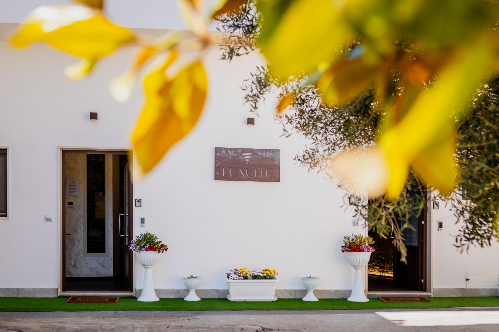 Luxuite Spa Con Piscina E Jacuzzi Alberobello Eksteriør billede