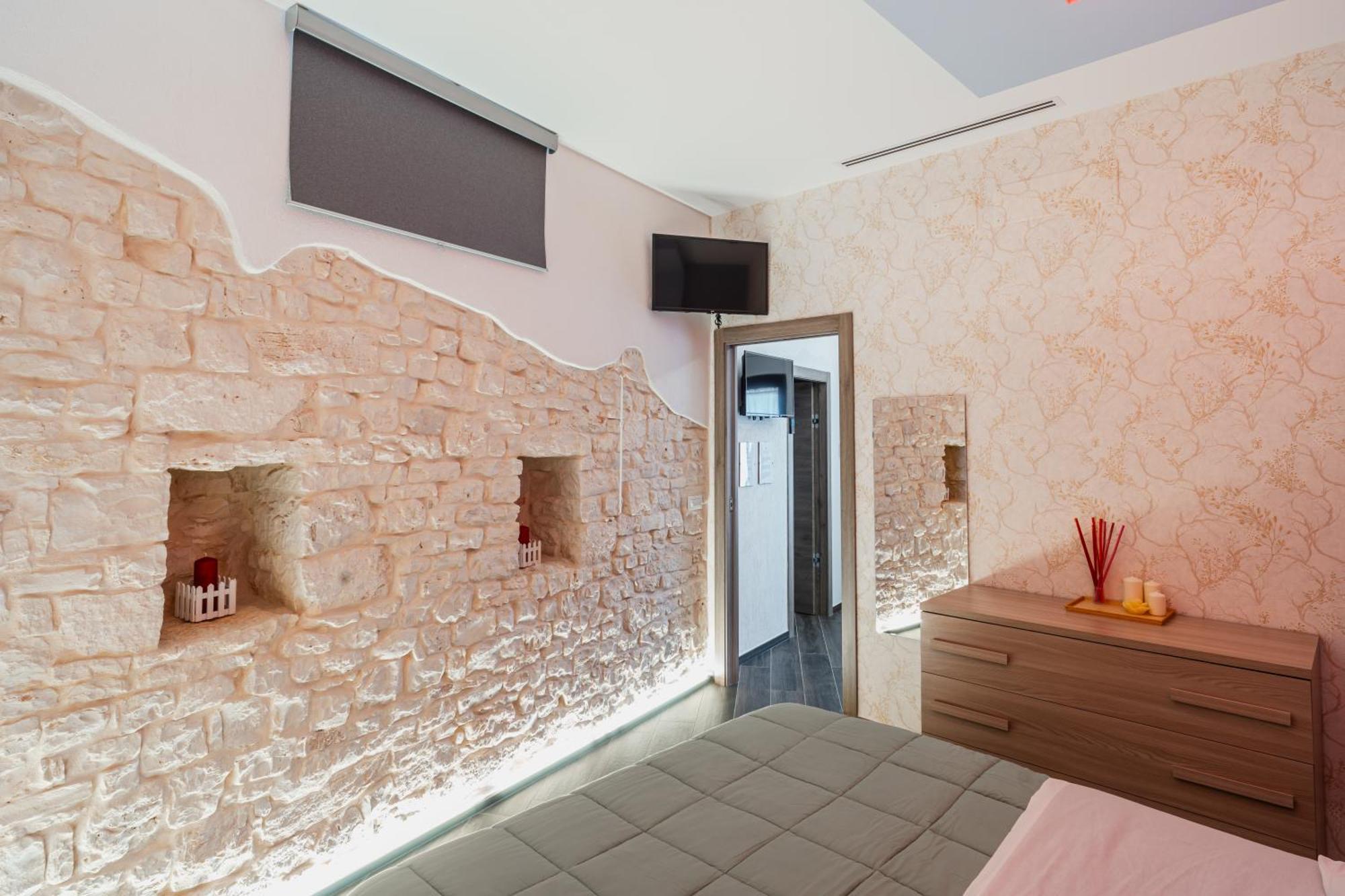 Luxuite Spa Con Piscina E Jacuzzi Alberobello Eksteriør billede